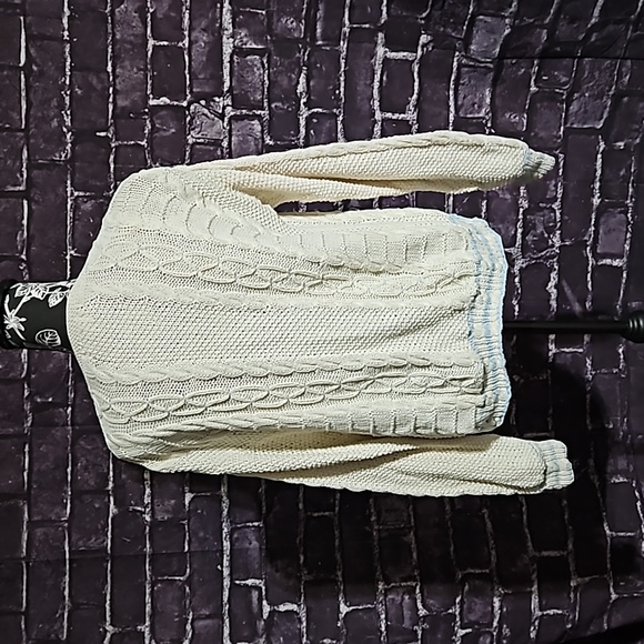 The Eagle's Eye Vintage Hand Knit White & Blue Cable Knit Cardigan Size Medium - Picture 5 of 13